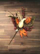 Load image into Gallery viewer, 17.5&quot; berries, leaves and gourgeous
