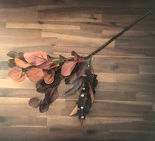 Load image into Gallery viewer, 23&quot; Warm Harvest Maple and Eucalyptusleaves
