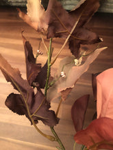 Load image into Gallery viewer, 23&quot; Warm Harvest Maple and Eucalyptusleaves
