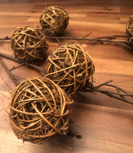 Load image into Gallery viewer, 38&quot; Natural Twigs Ball spray
